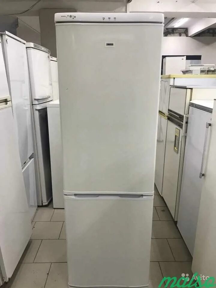 Zanussi zrb434wo. Холодильник Zanussi ZRB 434. A class Zanussi ZRB 434 холодильник. Холодильник Zanussi двухкамерный 318л zbr434wo. Купить двухкамерный холодильник бу