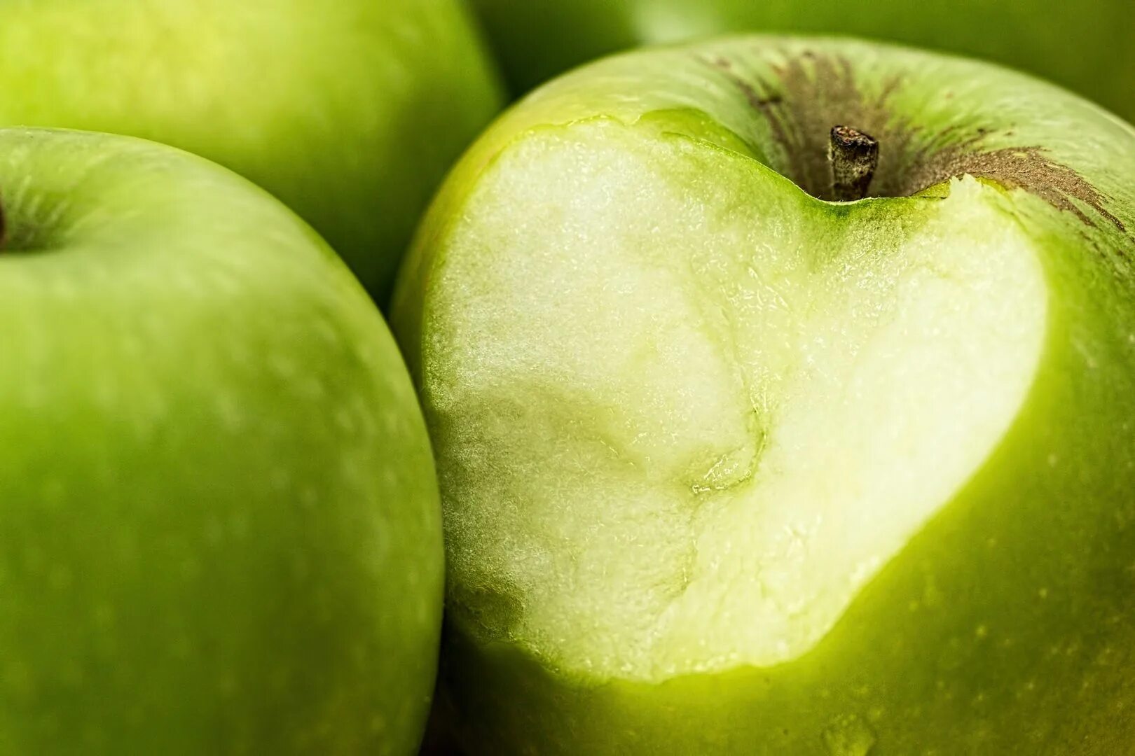 Про зеленые яблоки