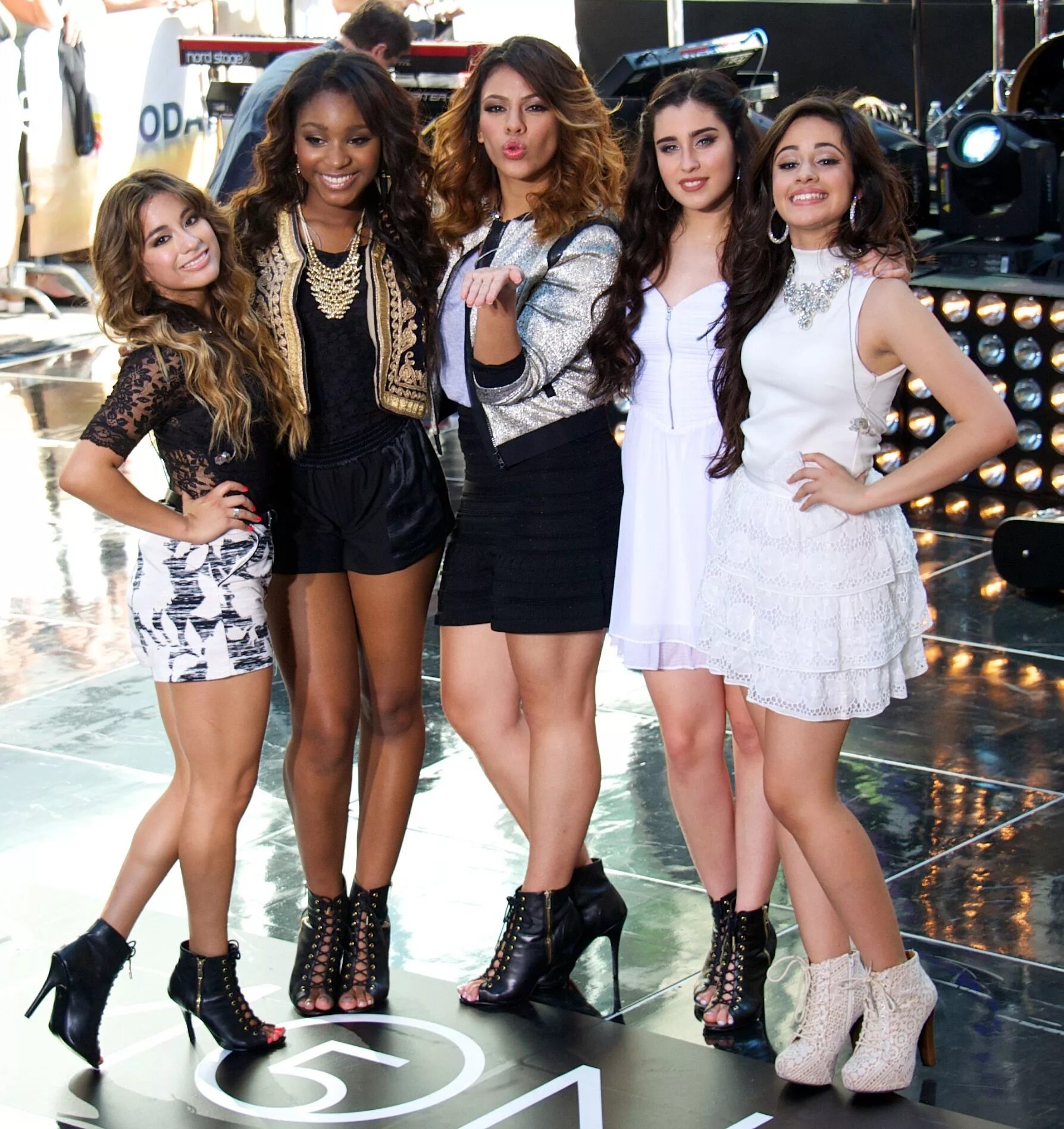 Fifth b. Fifth Harmony. Файв Хармони группа. Fifth Harmony участницы. Fifth Harmony девушки.