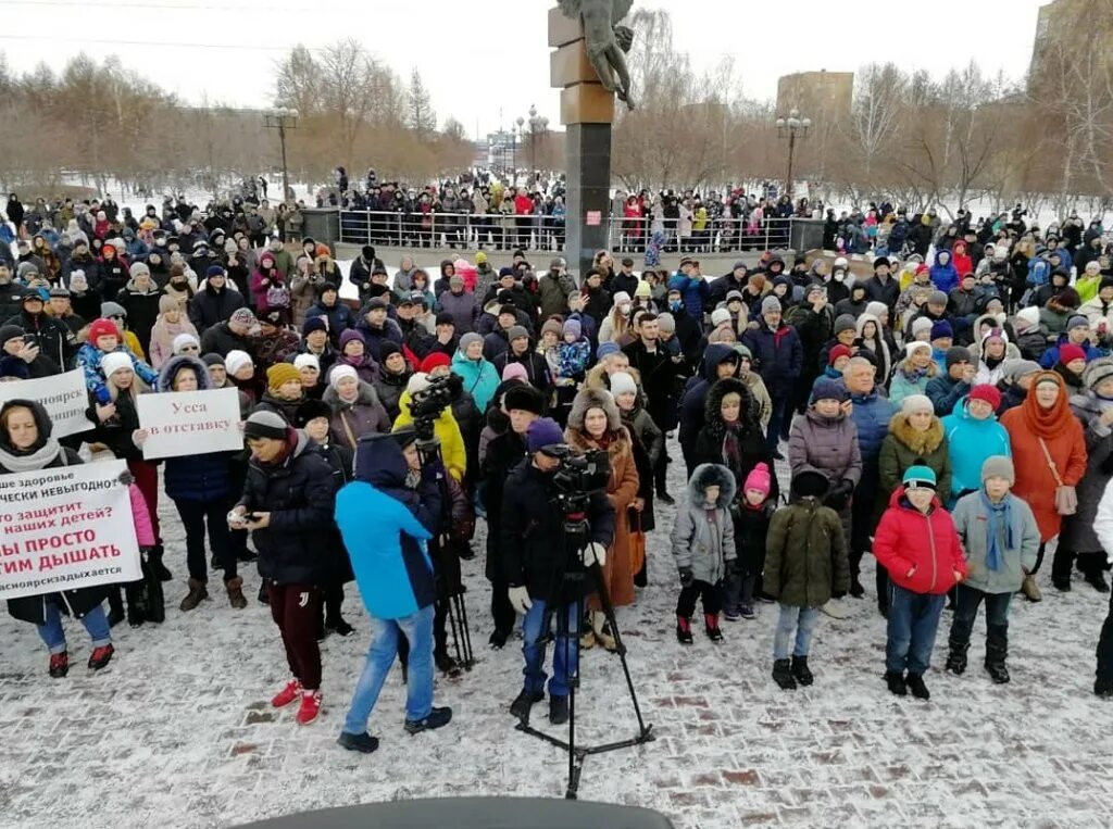 Последние новости на сегодня в мире рамблер. Красноярск пикет. Митинг в Красноярске. Митинг в Красноярске сейчас. Митинг в Красноярске сегодня.