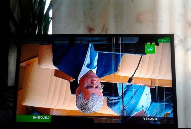 телевизор самсунг половина экрана белая. Samsung перевернуто изображение. инженерное меню самсунг смарт тв. Samsung galaxy note 3 кнопка домашней страницы. повёрнутый экран телевизора.