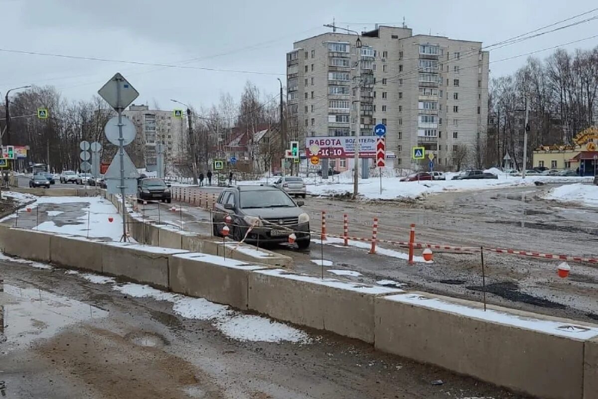 Движение через мост кострома. Путепровод юбилейный кострома. мост в юбилейном кострома. эстакада кострома. эстакада открытая кострома.