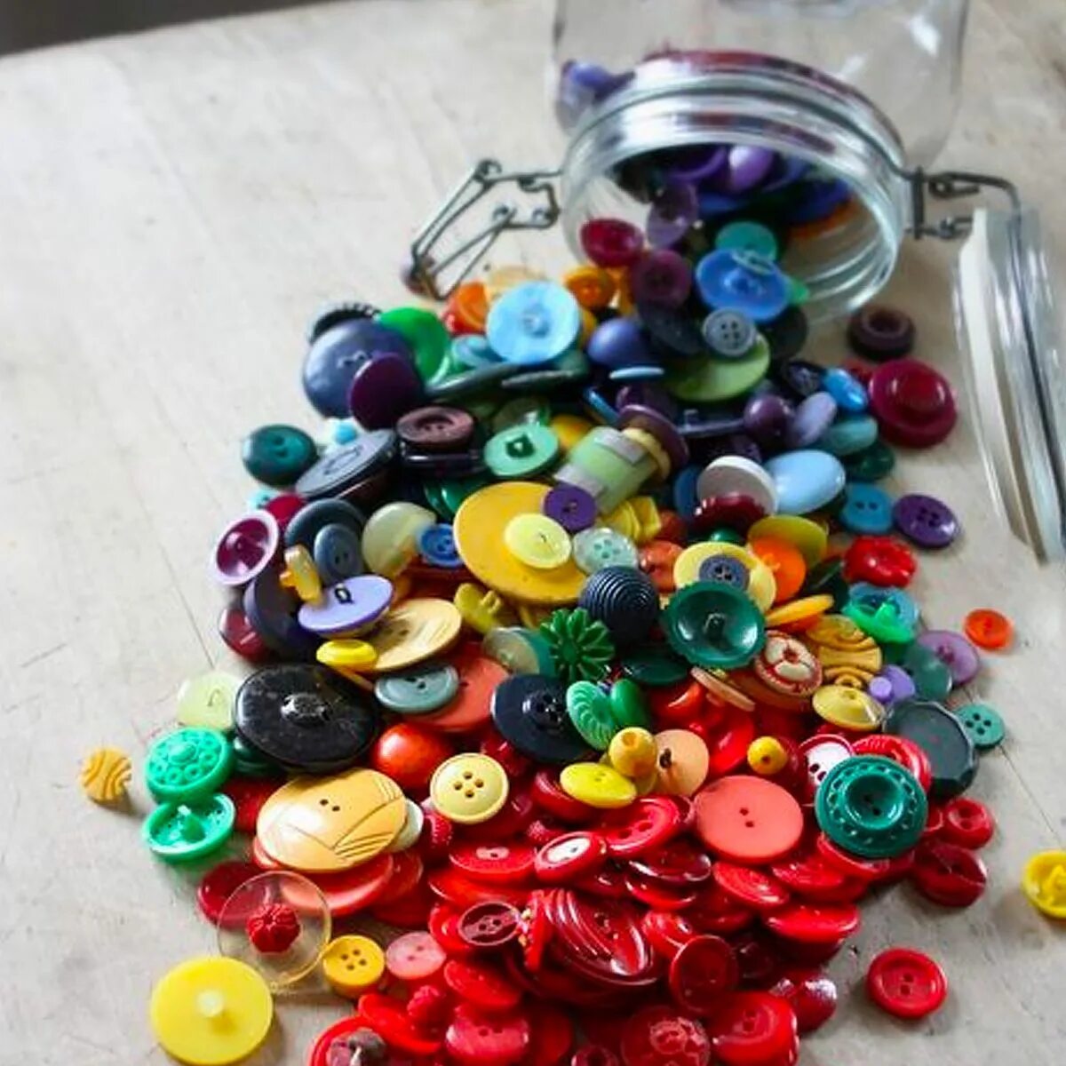 Использовать пуговицы. Панно из пуговиц для ребёнка. Использовать пуговицы. Использовать пуговицы. Декорирование пуговицами.