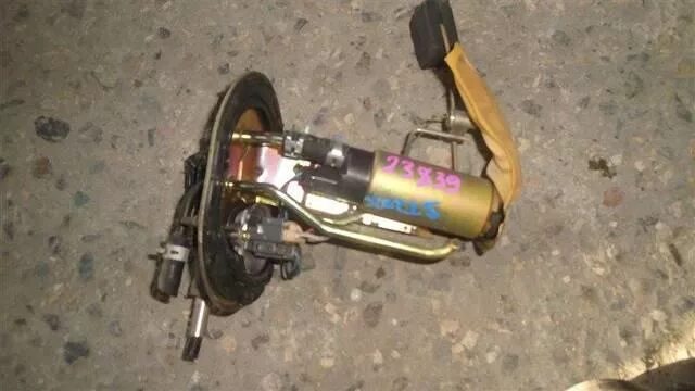 Бензонасос тойота рав 4 4 поколения. Топливный насос тойота платц. Бензонасос тойота ноах азр 65. Фильтр бензонасоса тойота рав 4. Рав4 1 поколение механика топливный насос провода.