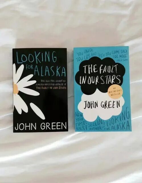 Джон грин аляски. John Green looking for Alaska. Looking for Alaska книга. John Green the Fault in our Stars. John Green looking for Alaska book.