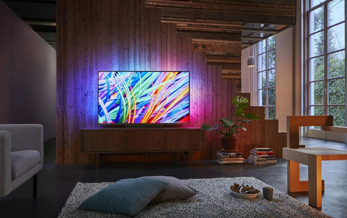 Телевизоры в умном доме яндекса. Philips Ambilight 55 дюймов. Филипс эмбилайт 55. Philips Ambilight 75pus8303. Philips Ambilight 75.