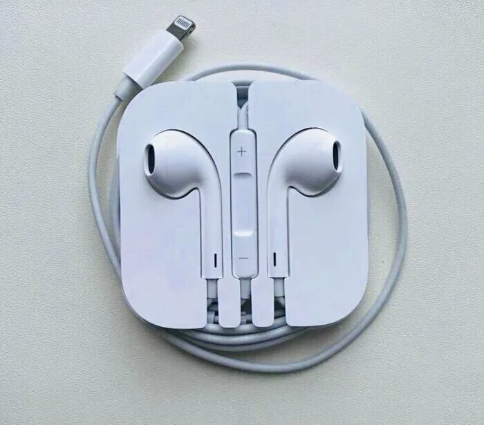 Наушники iphone оригинал. Наушники Apple Earpods Lightning. Наушники Apple Earpods (Lightning), белый. Наушники еарподс с разъемом Lightning. Наушники Apple Earpods 3.5.