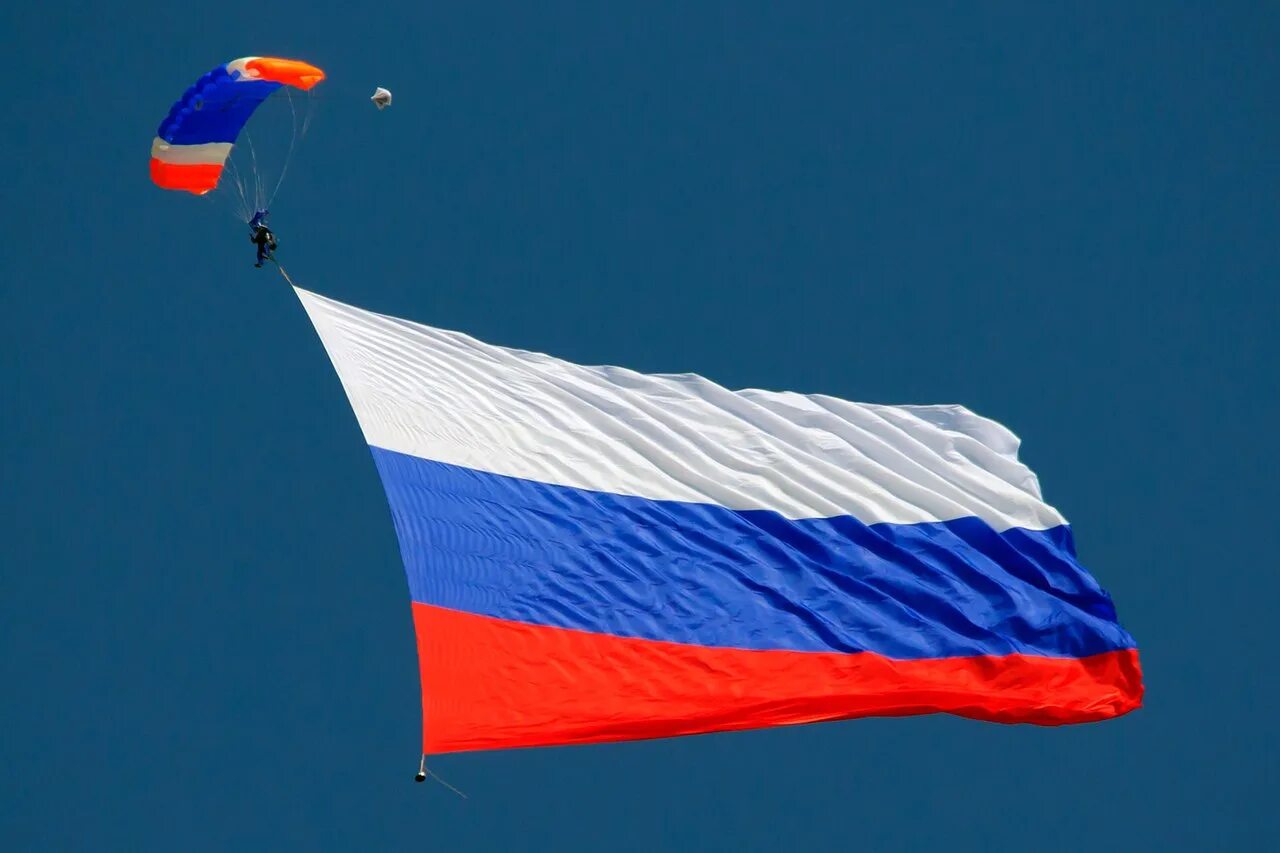 Флаг раз. Триколор флаг. три цвета российского флага. флаг россии 1500. синий флаг россии.