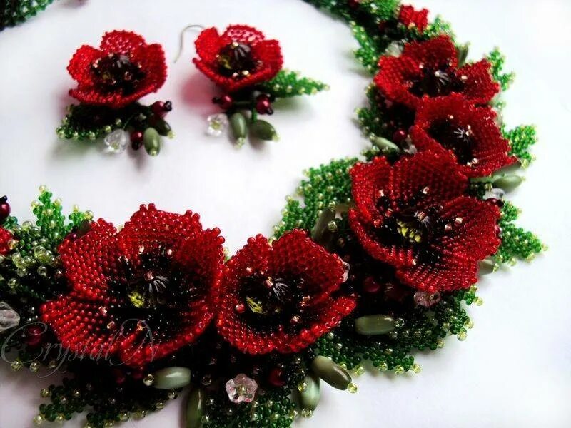 Бисероплетение браслеты. Украшения из бисера для начинающих. Красивые украшения из бисера. Бисерные украшения. Бисер 67030м.