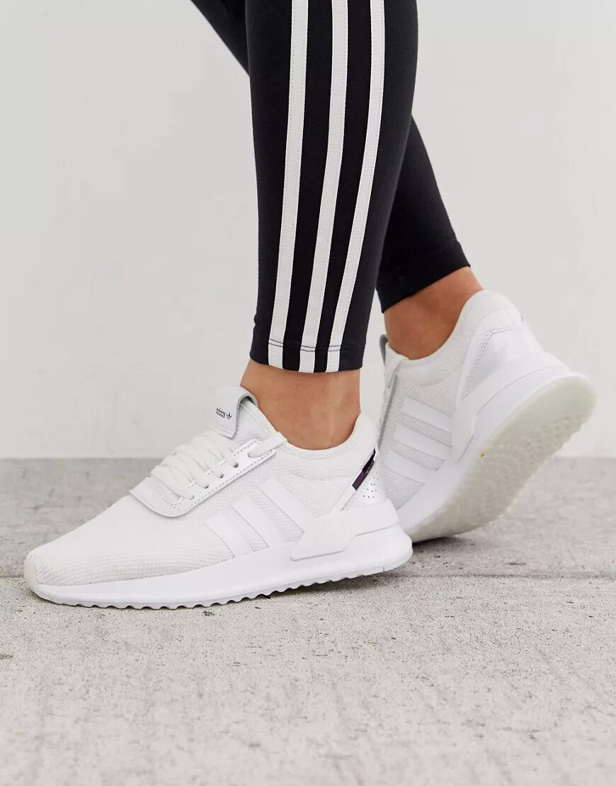Адидас белые. Кроссовки adidas originals u_path run. кроссовки adidas originals u_path. adidas originals u path run женские. adidas u path run белые.