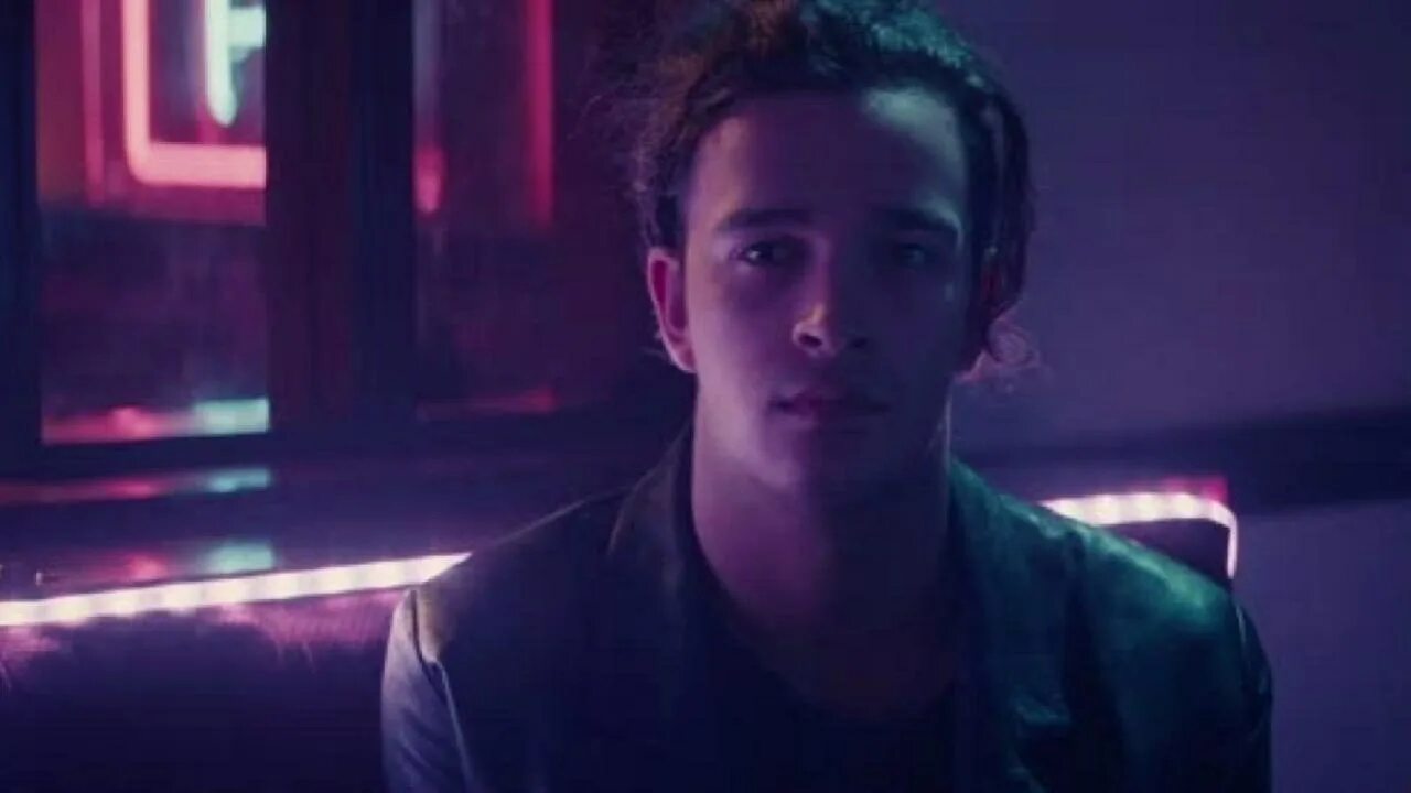 Mr somebody. The 1975 somebody else. else певец. no fincle else исполнитель. видеоклип somebody here keep town.