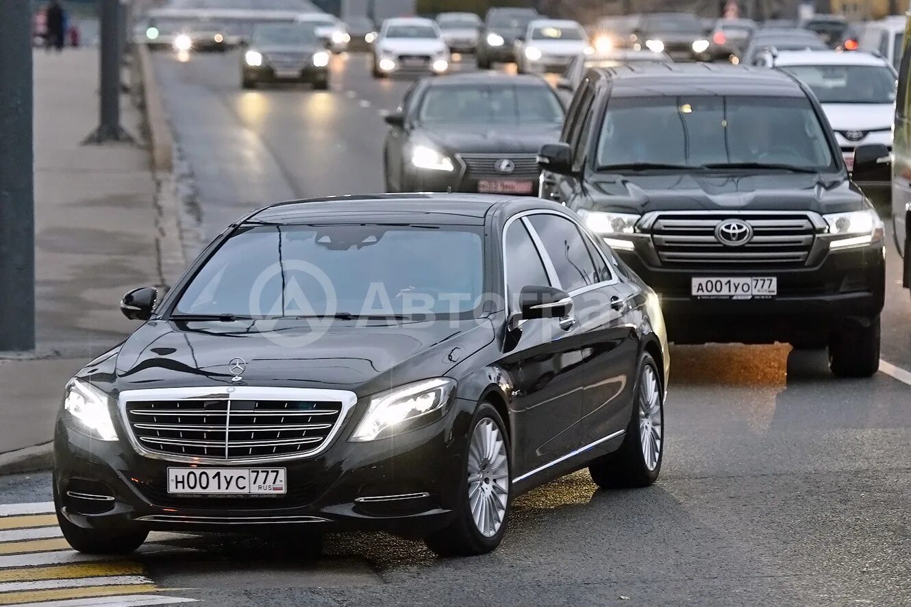 Н001вн196. В001вв90. Бентли москва на улице. Н001ах бмв. Н 001ах152.