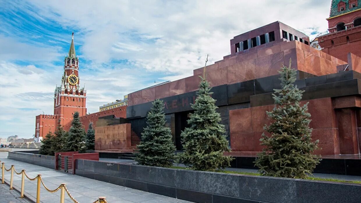 Мавзолей в.и Ленина на красной площади в Москве. Москва красная площадь 9 мавзолей в и Ленина. Ленин на красной площади в мавзолее. Кремлевские ленин