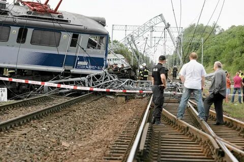 Mary took a direct train to warsaw