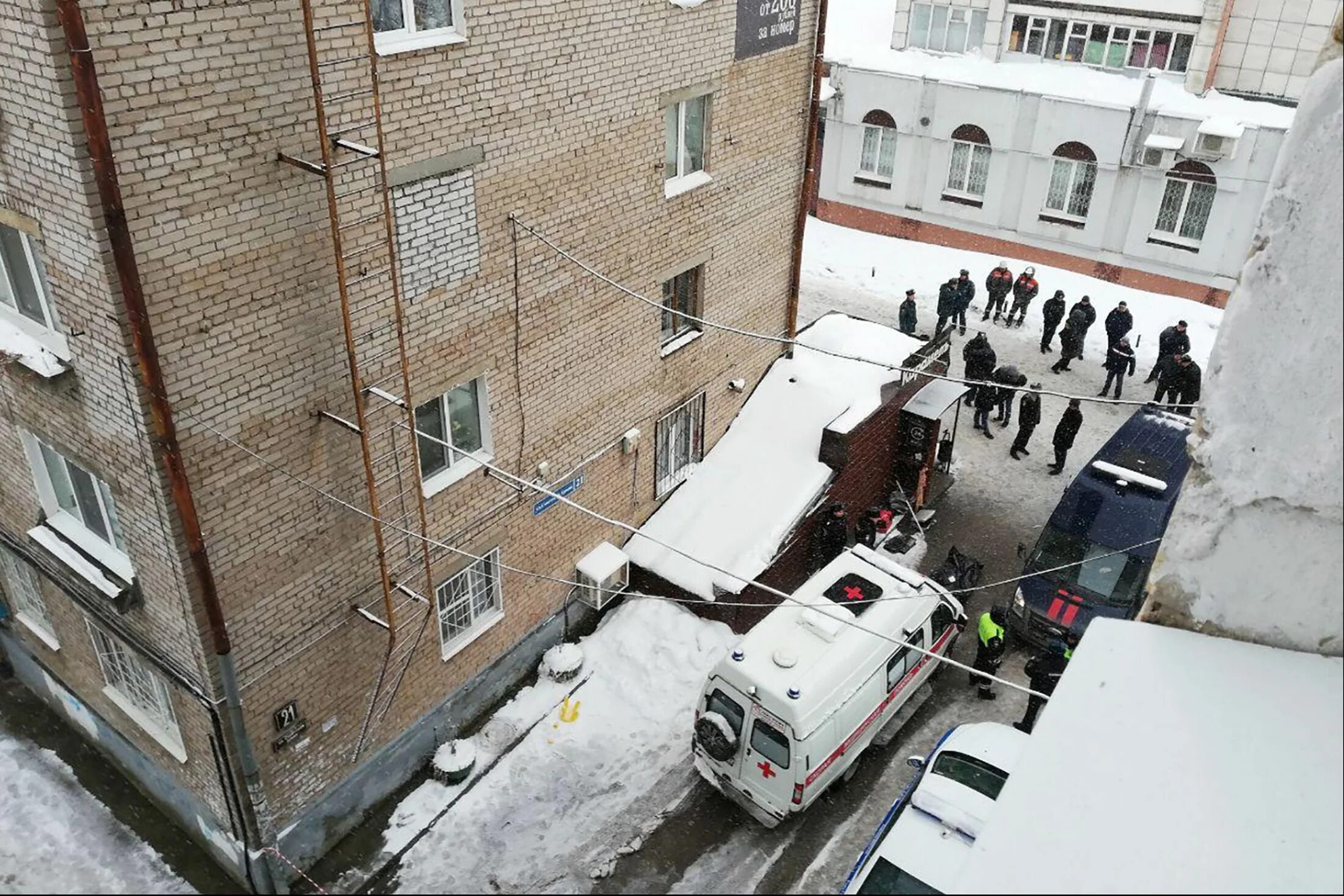 Прорыв пермь. Гостиница карамель пермь прорыв трубы. прорыв трубы пермь. чп в гостинице.