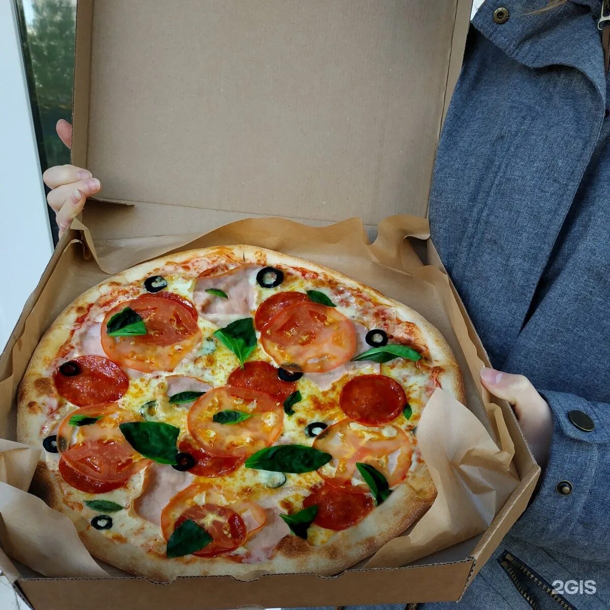 Пицца на дом белгород. Пиццерия мастер пицца. Пицца дома. Требуется повар пиццмейкер. Пицца на дом белгород.