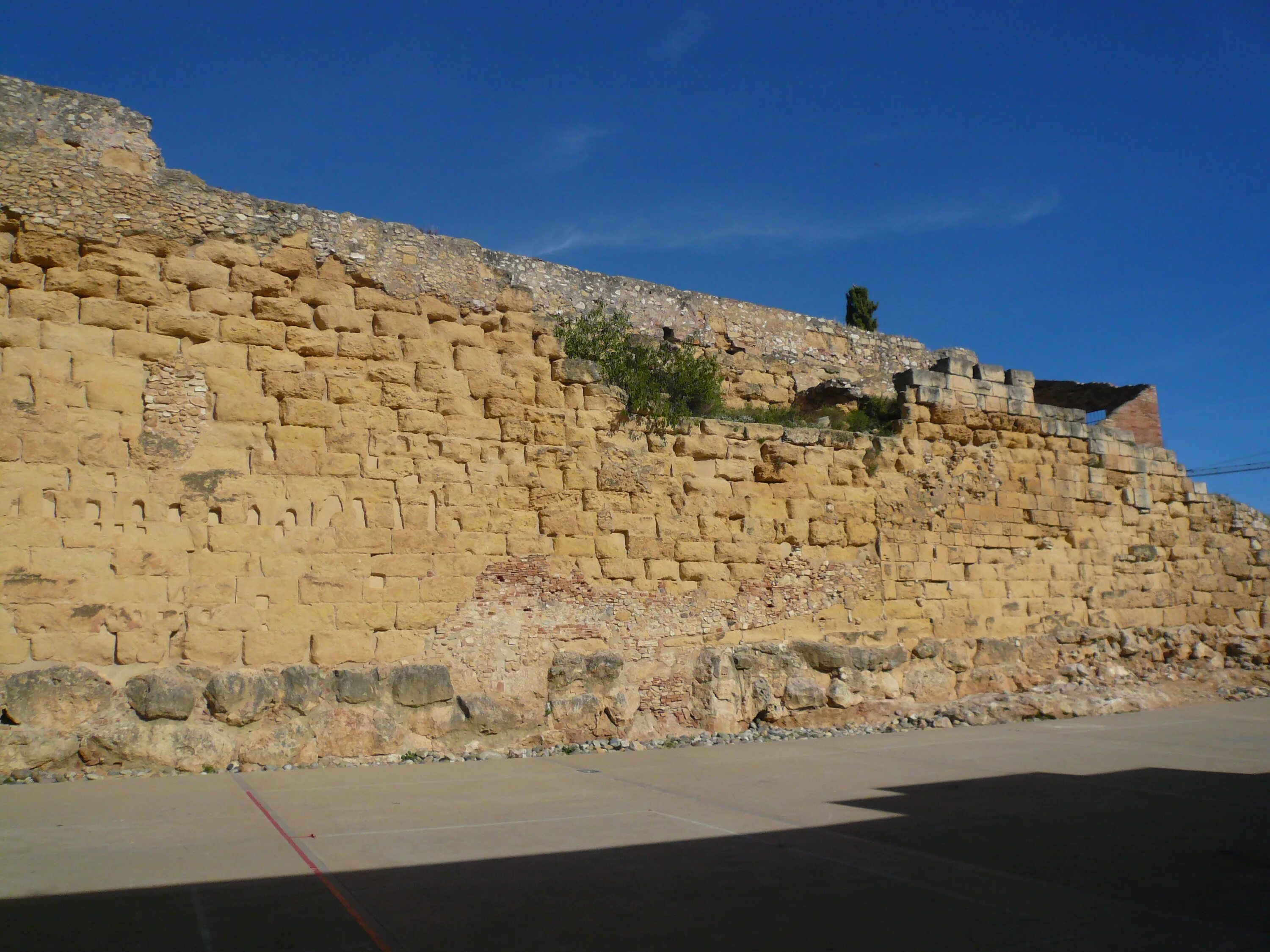 Wall of Tarragona Таррагона. Тарракон карьер. Old Roman Wall.