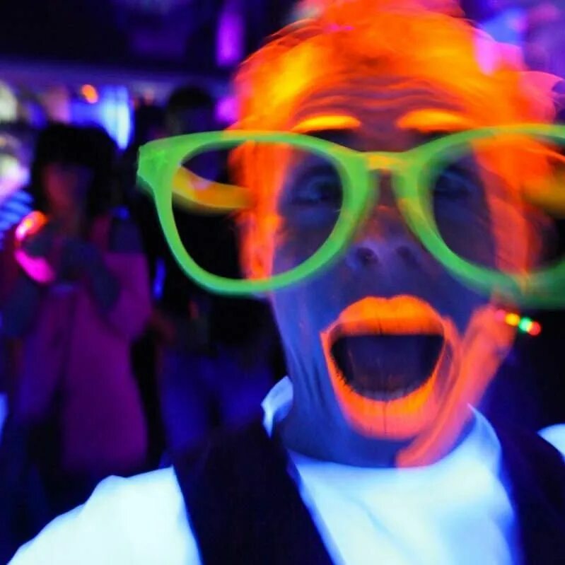 Electronic party. рейв фон. Electronic party. диджей на сцене. Electronic party.