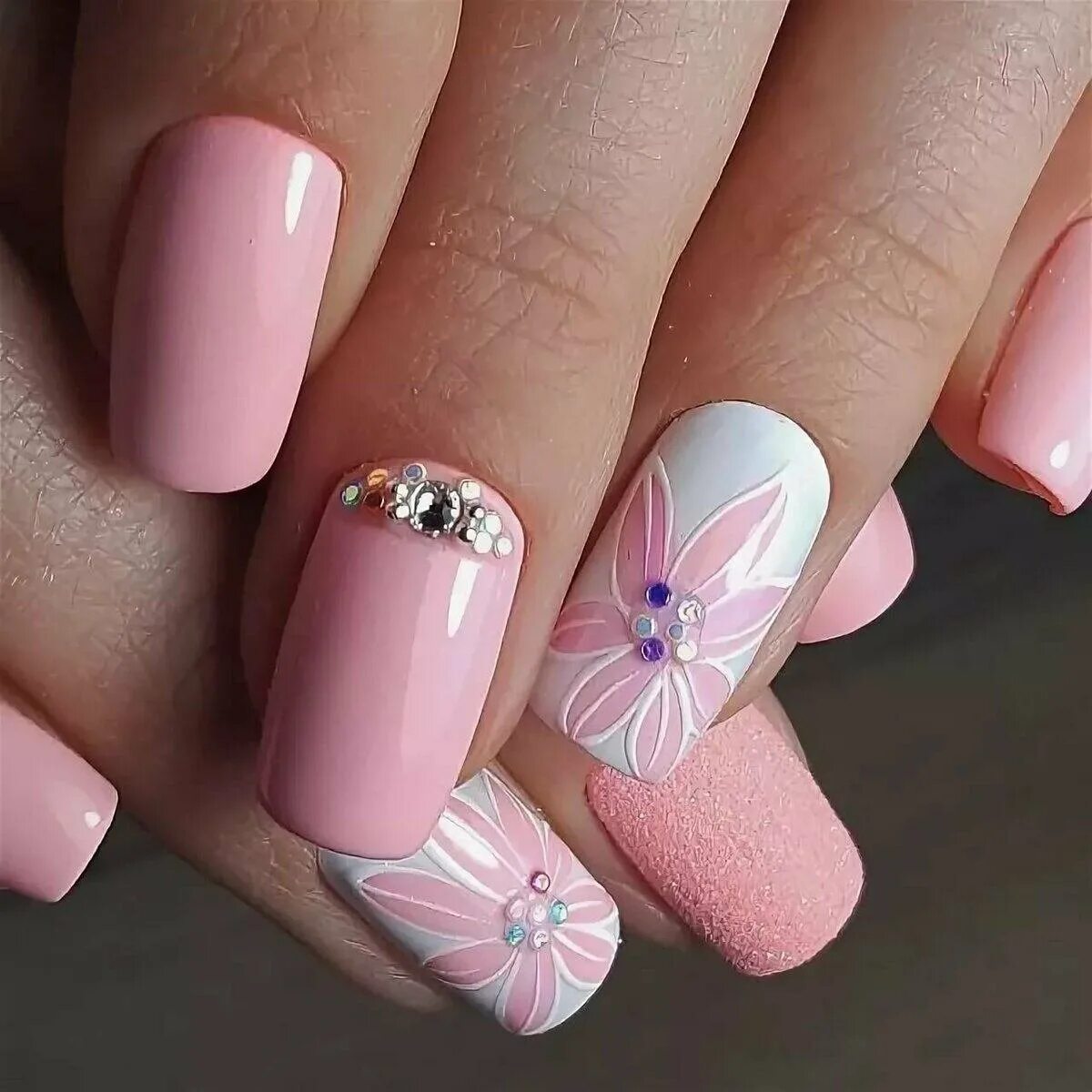 Розовый маникюр. Р̸о̸з̸о̸в̸ы̸й̸ м̸а̸н̸и̸к̸. Красивые ногти. Красивые ногти на лето. Дизайн ногтей новинки просто и красиво весенний