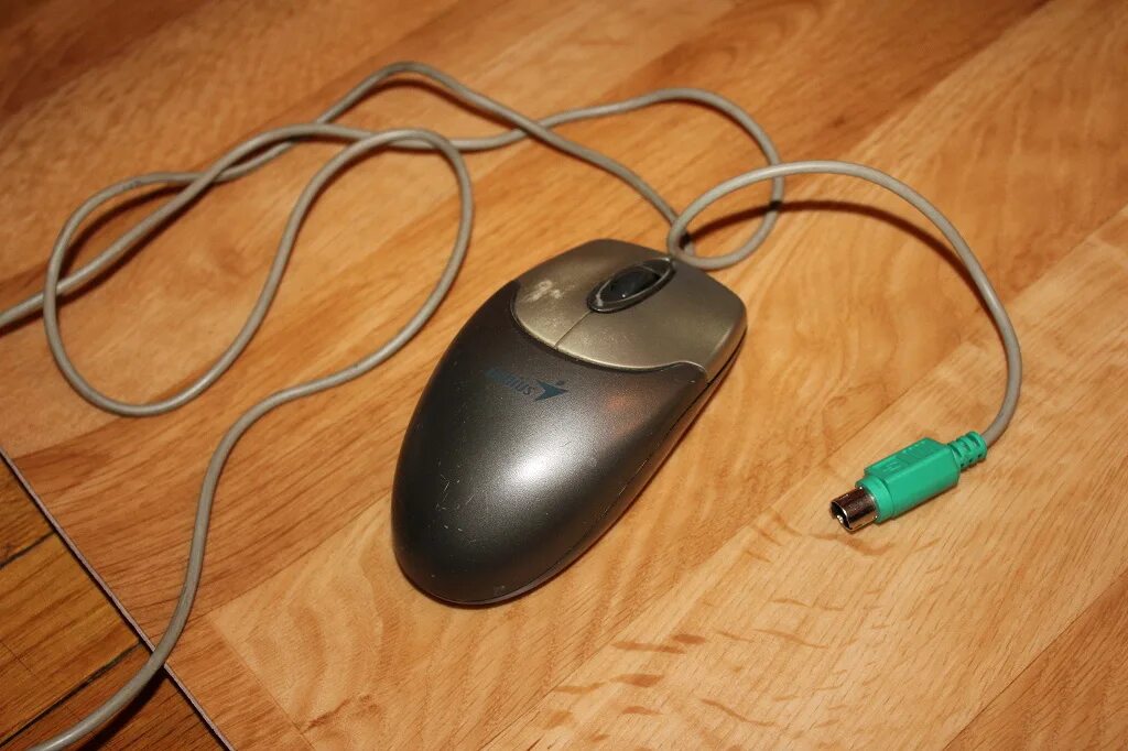 Usb мышь купить. Logitech офисная мышь 2007. Logitech a4 Tech Mouse. Мышь компьютерная гениус Старая. Logitech Старая мышь PS/2.