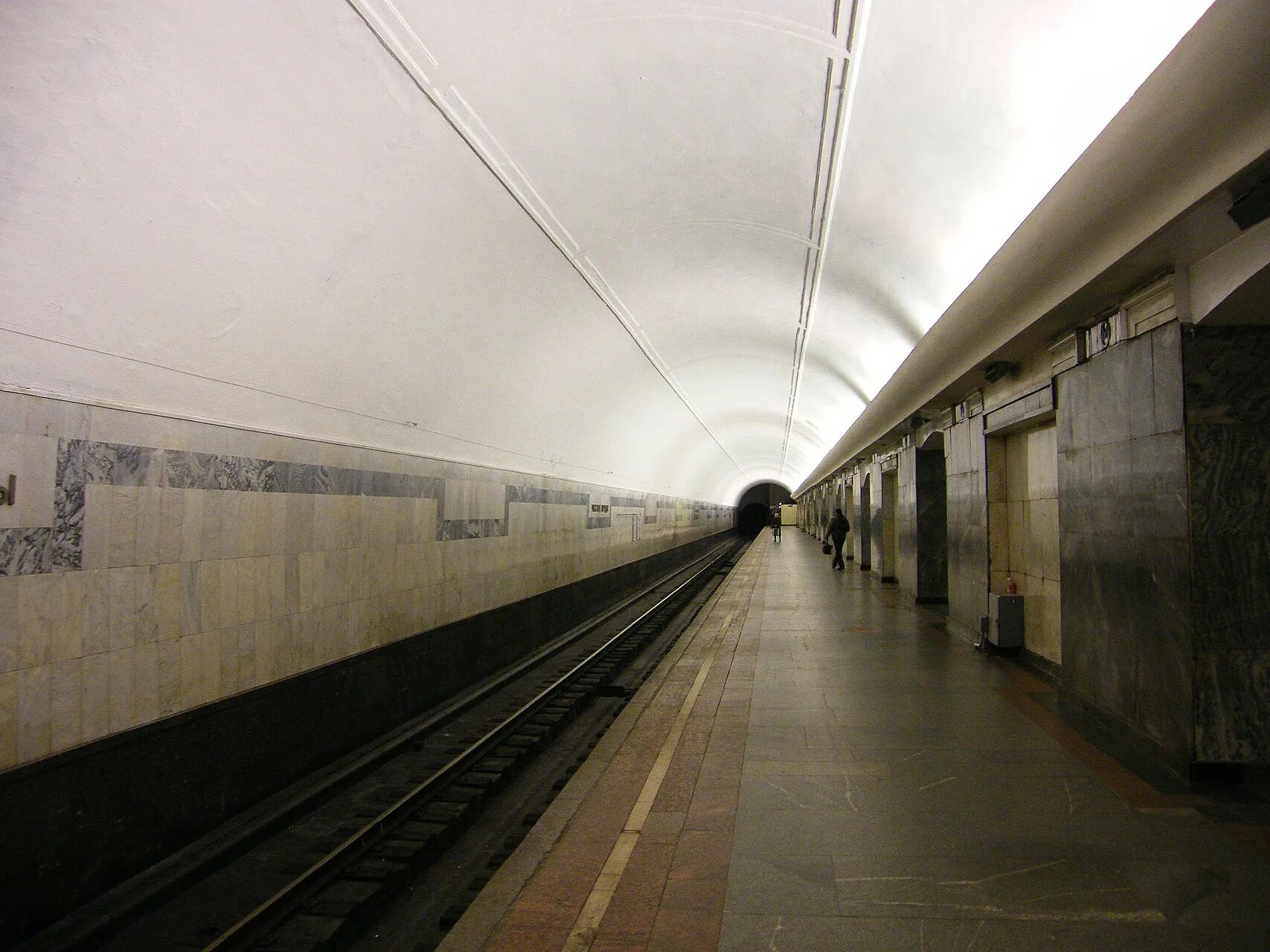 Станция чистые. Станция метро тургеневская. Метро чистые пруды вестибюль. Станция чистые. Станция чистые пруды сокольническая линия.