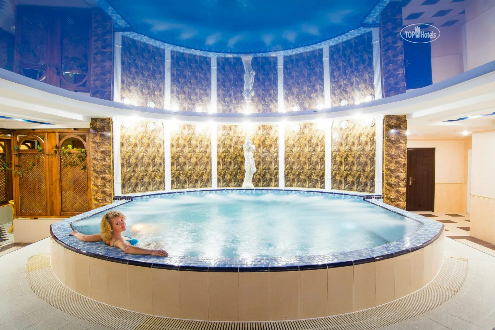 Алушта отель riviera sunrise. Ривьера санрайз крым алушта. Отель riviera sunrise resort spa алушта. Алушта спа отели все включено с бассейном. Алушта спа отели все включено с бассейном.