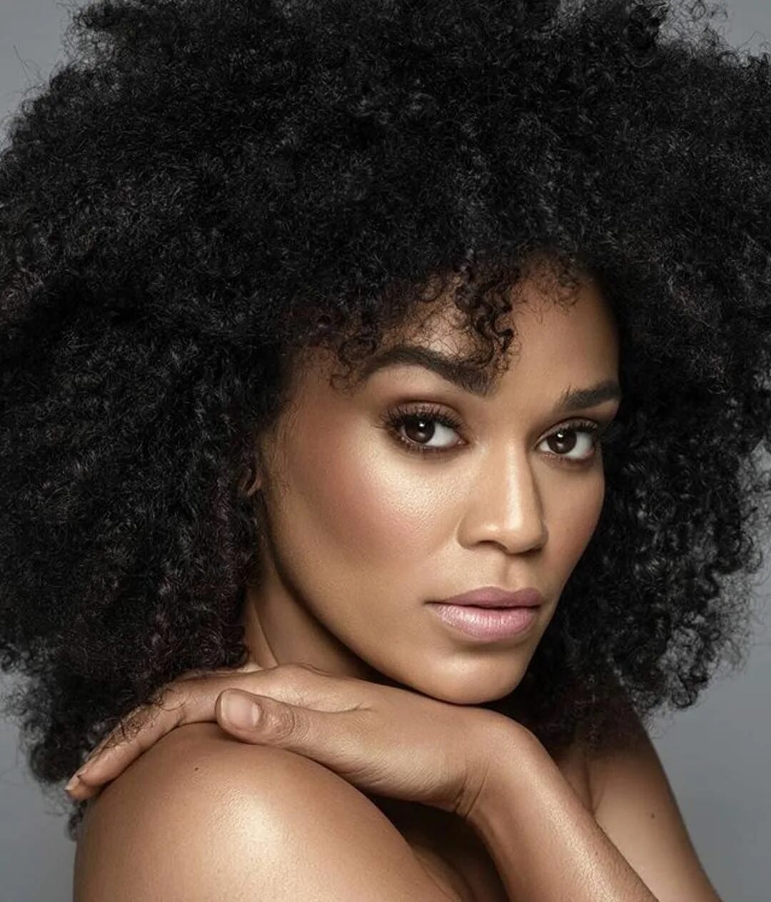 Перл. Pearl thusi. джейми афро. габриэль юнион и афро. перл туси актриса.