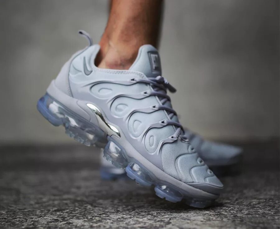 Кроссовки nike vapor. Nike Air VAPORMAX Plus. Nike Air Max VAPORMAX Plus. Nike Air Vapor Max Plus. Nike VAPORMAX TN Plus.