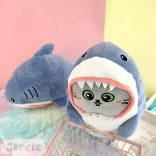 Игрушка кот в акуле