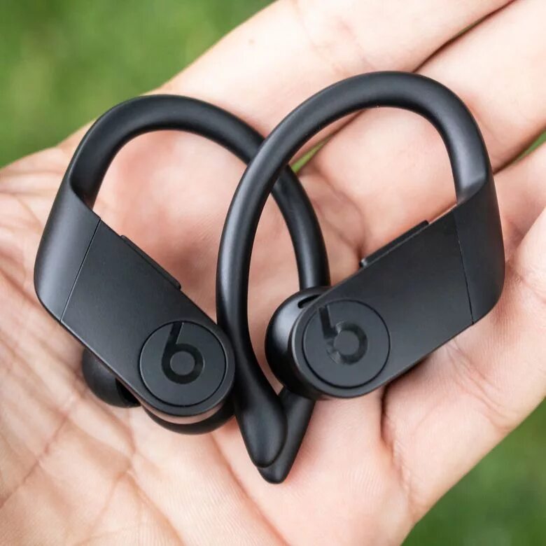 Как выбрать беспроводные наушники с хорошим звуком. Beats POWERBEATS Pro Black. POWERBEATS Pro TWS. Beats POWERBEATS Pro totally Wireless. Спортивные наушники Bluetooth Beats POWERBEATS Pro Black.