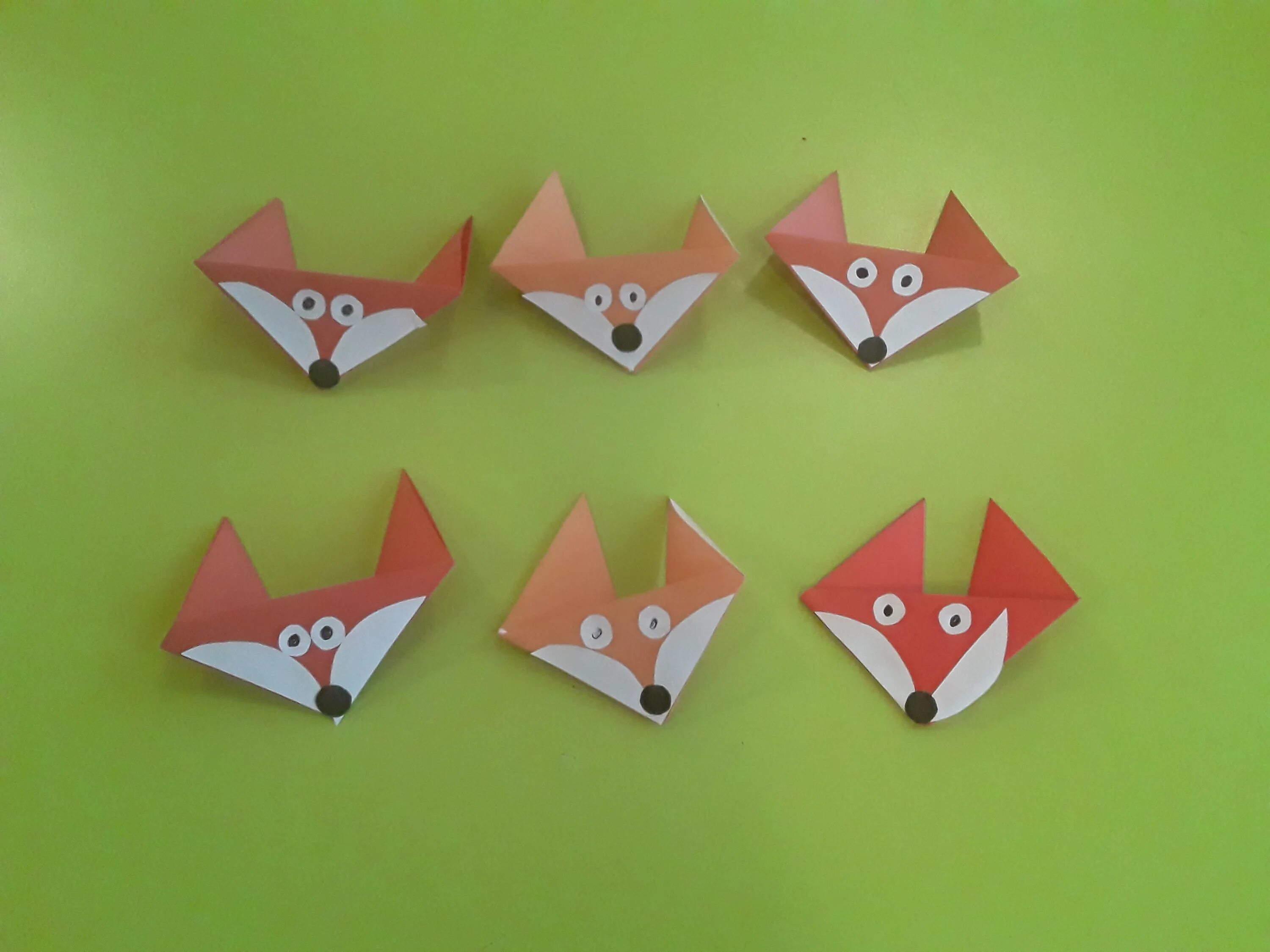 Оригами лисичка в старшей группе. Поделки из бумаги. Мордочка лисички оригами. Лисичка оригами для детей подготовительной группы. Оригами для детей старшей группы.