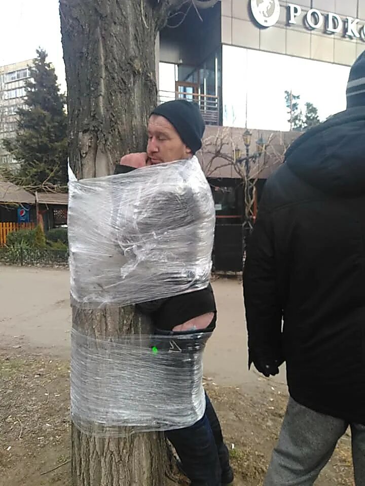 Надавать тумаков