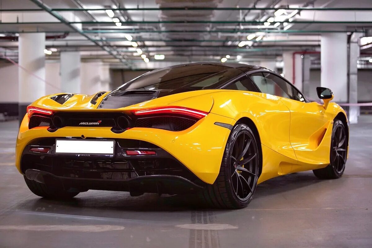 Макларен 720s цена. MCLAREN 720s желтый. Макларен 720s. MCLAREN 720s. 2021 Макларен желтый.