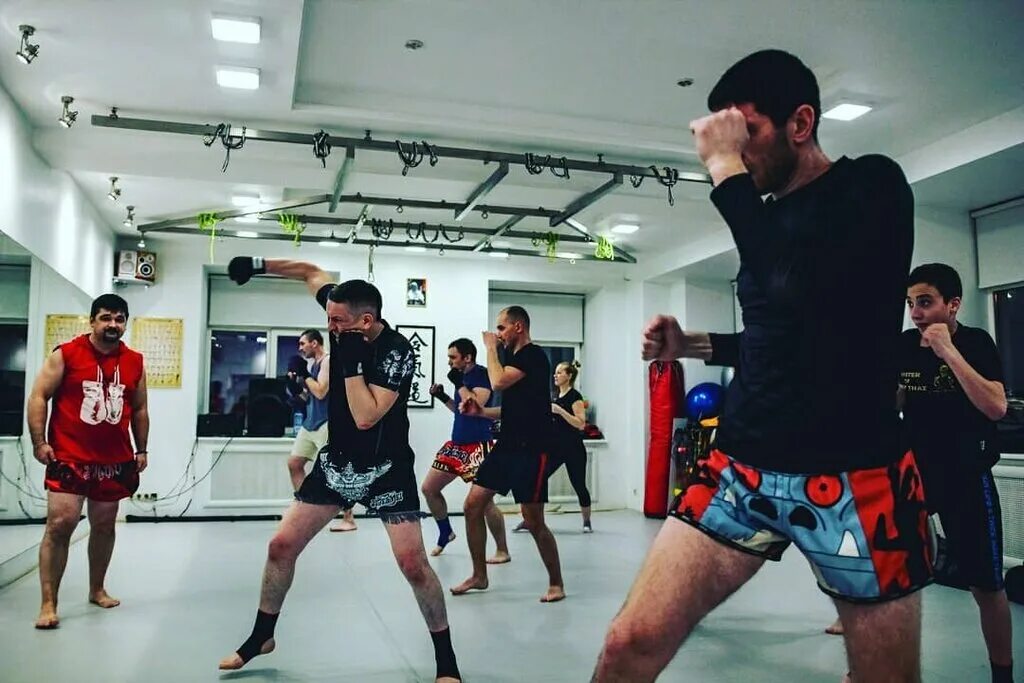 Fighter club кофта. Клуб файтер. Детские клуб хасавюрте. Секции в хасавюрте для детей. Иркутская академия единоборств.