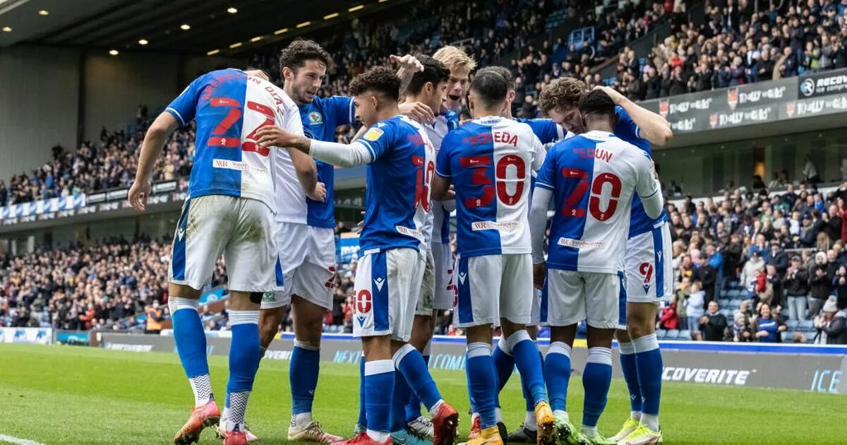 Блэкберн роверс ипсвич таун. Blackburn Rovers. Чемпионшип Англии – Блэкберн Роверс. Рединг Блэкберн Роверс 17 августа. Блэкберн Роверс 2005.