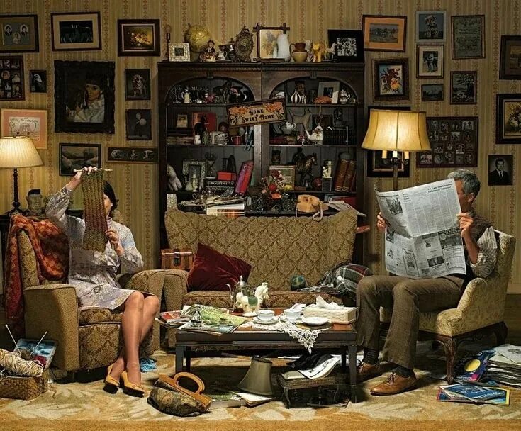 Хлам в квартире. Мебель в стиле винтаж. Cluttered furniture. Беспорядок в комнате подростка. Старые вещи в интерьере.