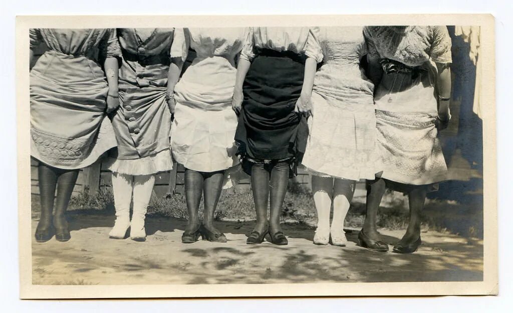 Разнузданность это. Гарем султана в живописи. Разнузданность это. 1 мая демотиваторы. Половая распущенность.