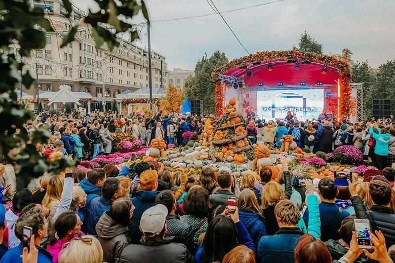 Карнавал. Фестивали спб осень. Золотая осень в москве. Никольские ряды санкт-петербург. Золотая осень москва фестиваль 2021.