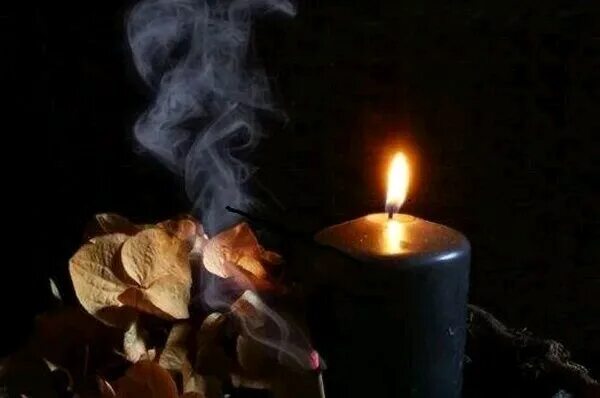 Черная ритуальная свеча. Свеча из вощины, черная. Жечь черную свечу. Жечь черную свечу. Жечь черную свечу.