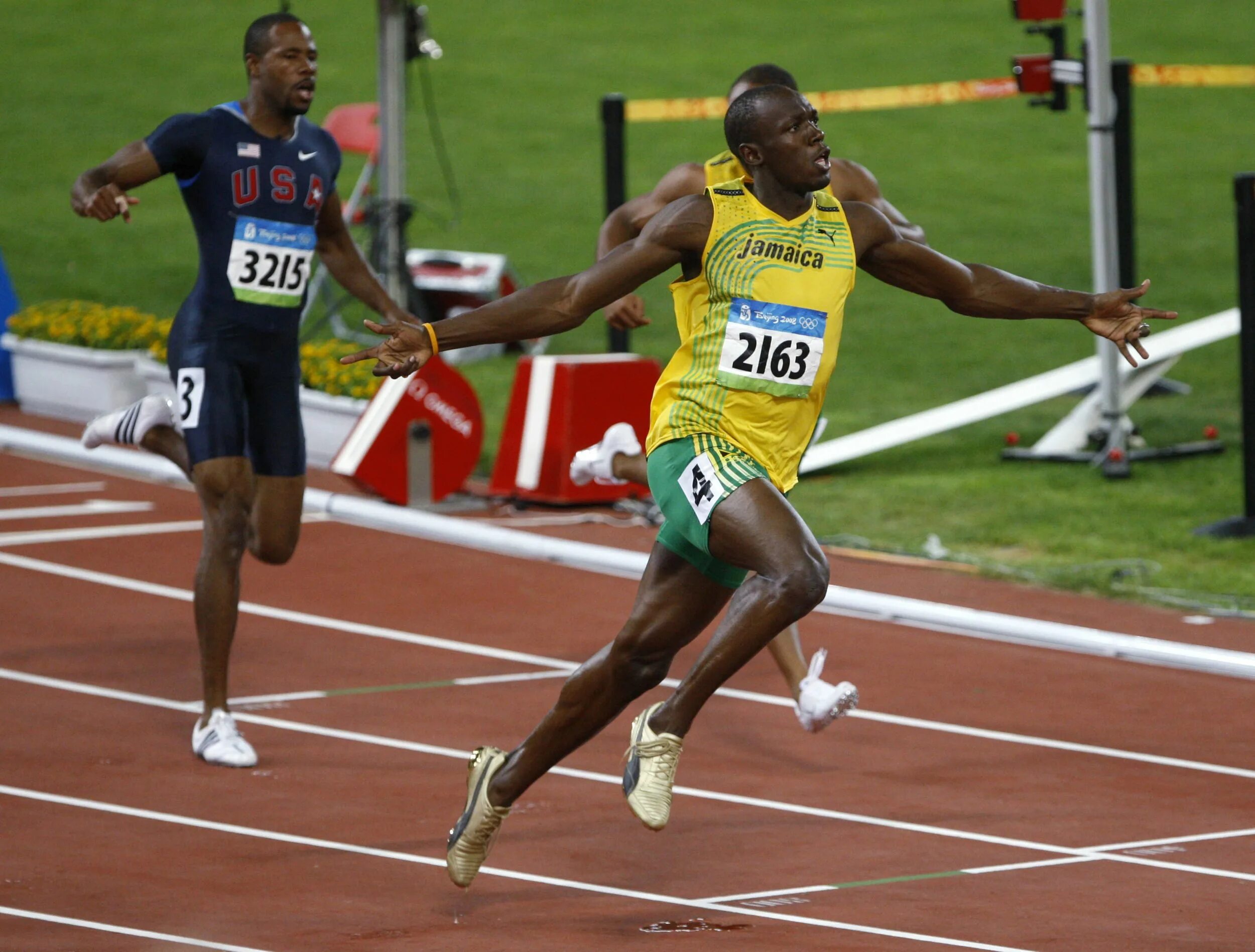 Olympic lines. Усейн болт. Усейн болт 2008. Финиш 100 м болт. Автограф Usain Bolt.