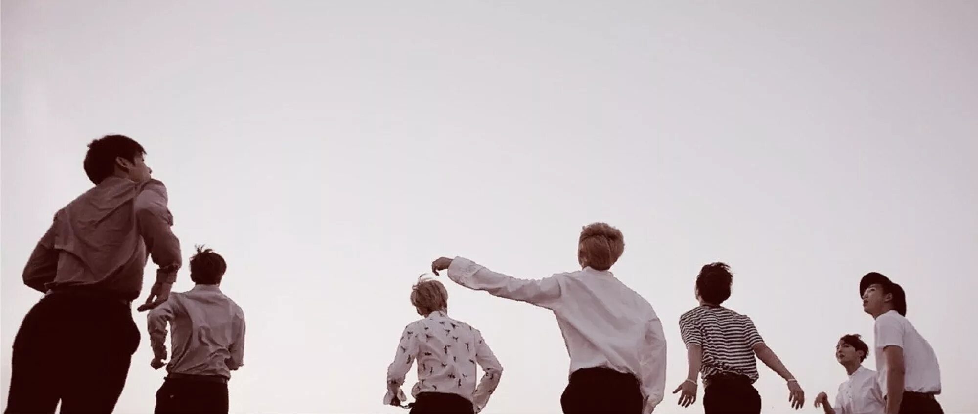 Антипод бтс. Bts young forever. тэхен young forever. young forever bts фон. бтс эстетика.