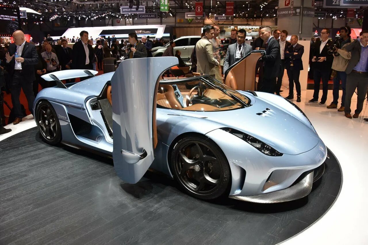 Новые машины в мире. Кёнигсегг Regera. 1500hp Koenigsegg Regera. Спорткар Koenigsegg Регера. Koenigsegg гиперкар Gemera.