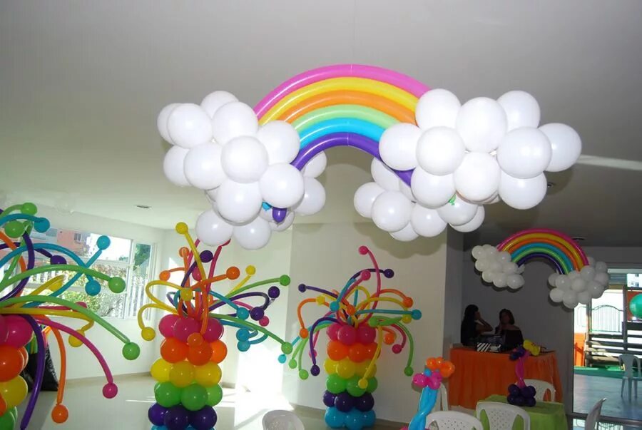 Акуна Матата Оренбург Сокол. Украшение праздника воздушными шарами. Облако из воздушных шаров. Украшение детского сада на выпускной воздушными шарами.
