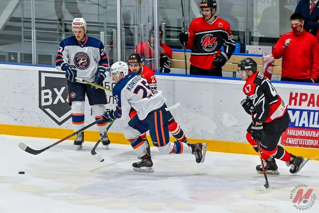металлург нк южный урал. металлург вхл. хоккей. южный урал-металлург фото торос. металлург нк южный урал.