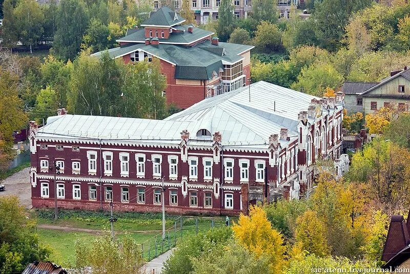 Вгг киров. Здание вгг киров. Здание вятской гуманитарной гимназии киров. Вятская гимназия киров. Гуманитарные гимназия с углубленным изучением английского.