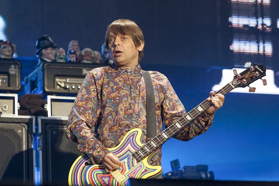 Rose bass. Гари Маунфилд. The Stone Roses. Stone Roses bassist. The Stone Roses 1983.