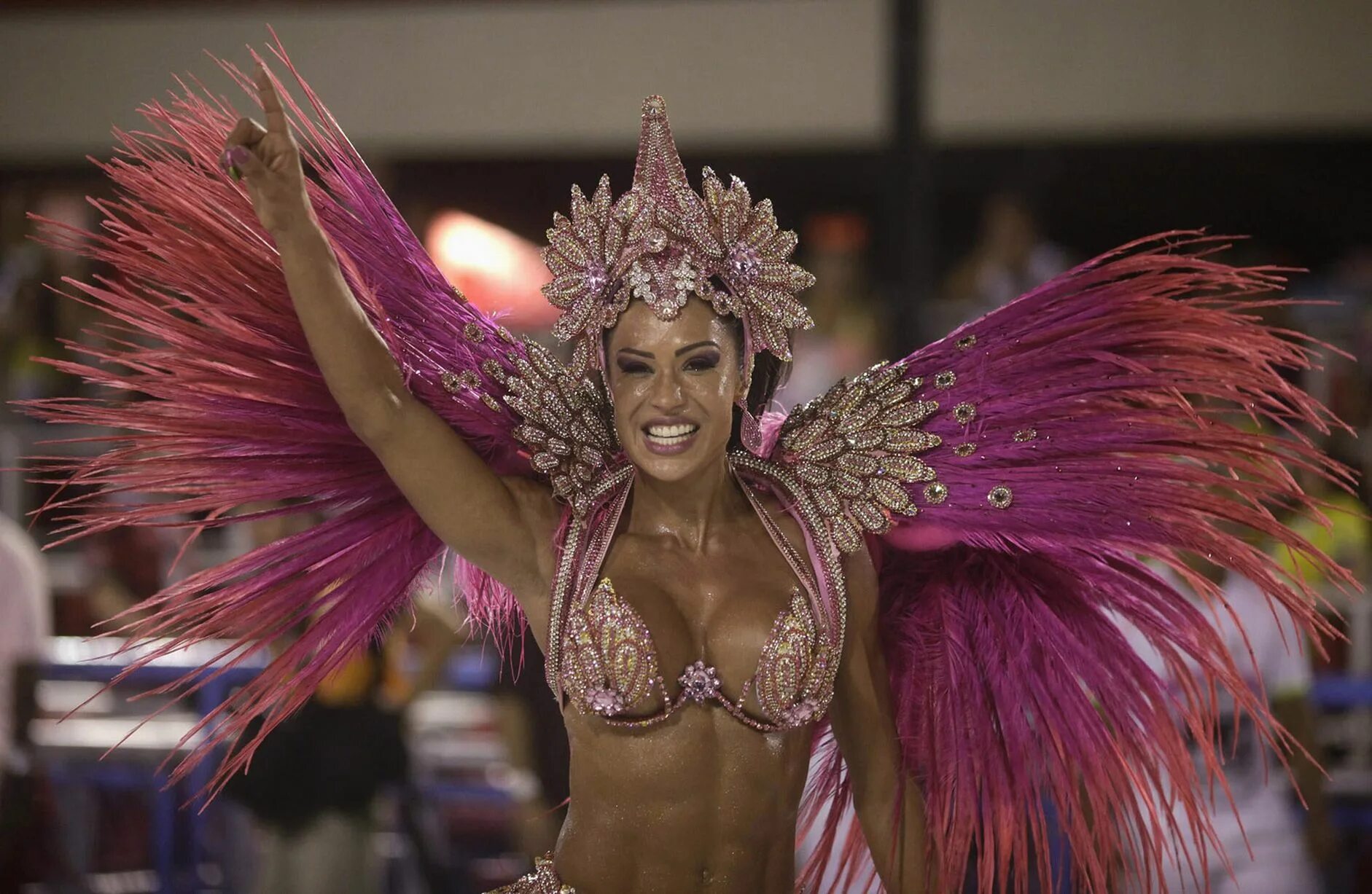 Карнавал в Рио-де-Жанейро. Самба карнавал в Бразилии. Карнавал Рио в Бразилии. Карнавал в Рио-де-Жанейро Эстетика.