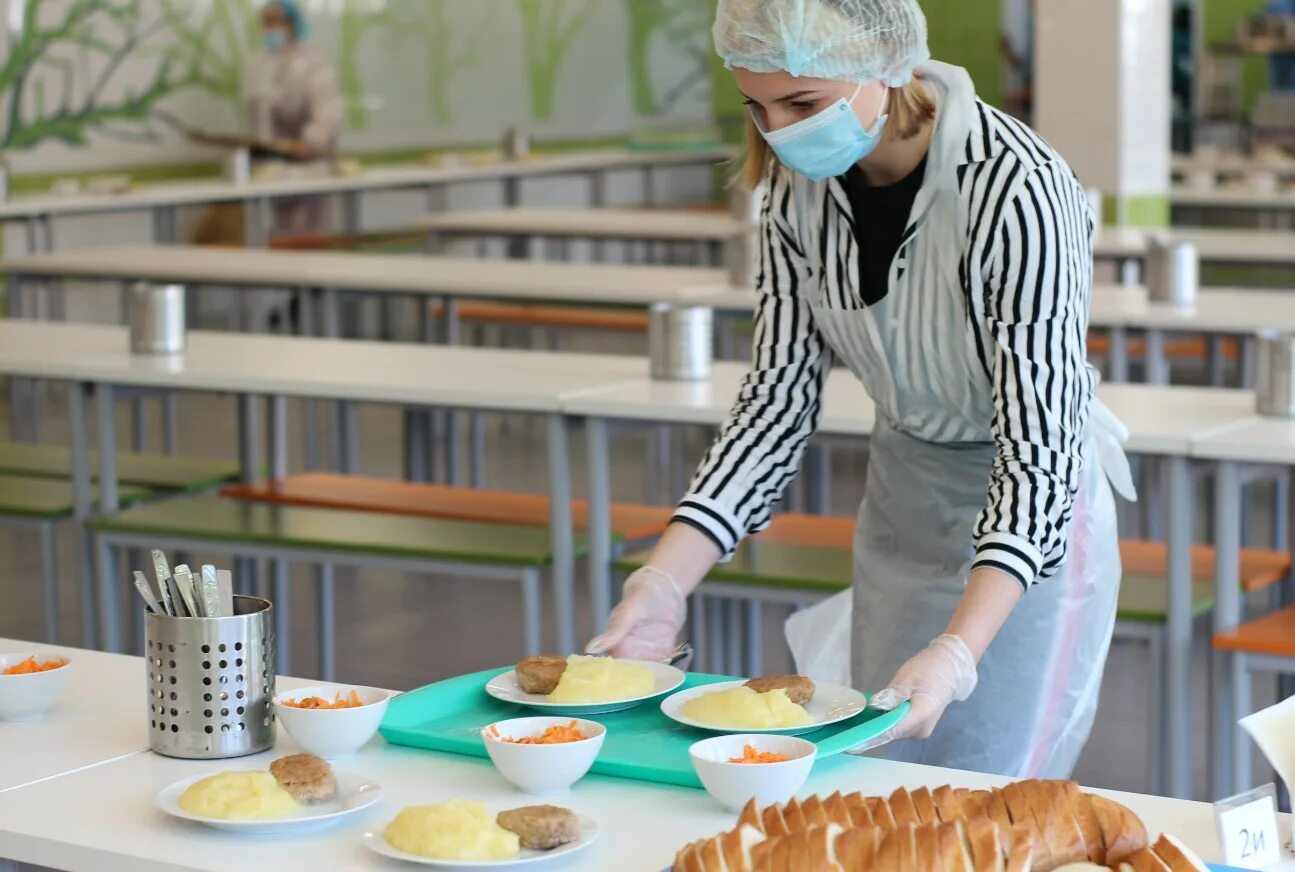 Школьное питание ру. Школьное питание. Питание в школе. Питание в школьной столовой. Питание студентов.