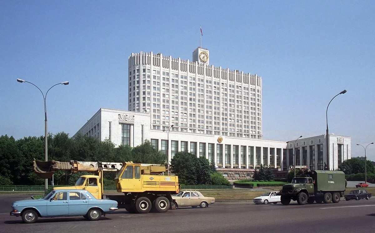 Советское национальное строительство. Дом советов РСФСР (дом правительства РФ). 1965-81. Белый дом Москва 1992. Здание Верховного совета России 1993. Белый дом (здание правительства РФ В Москве). Архитектор д.н. Чечулин.