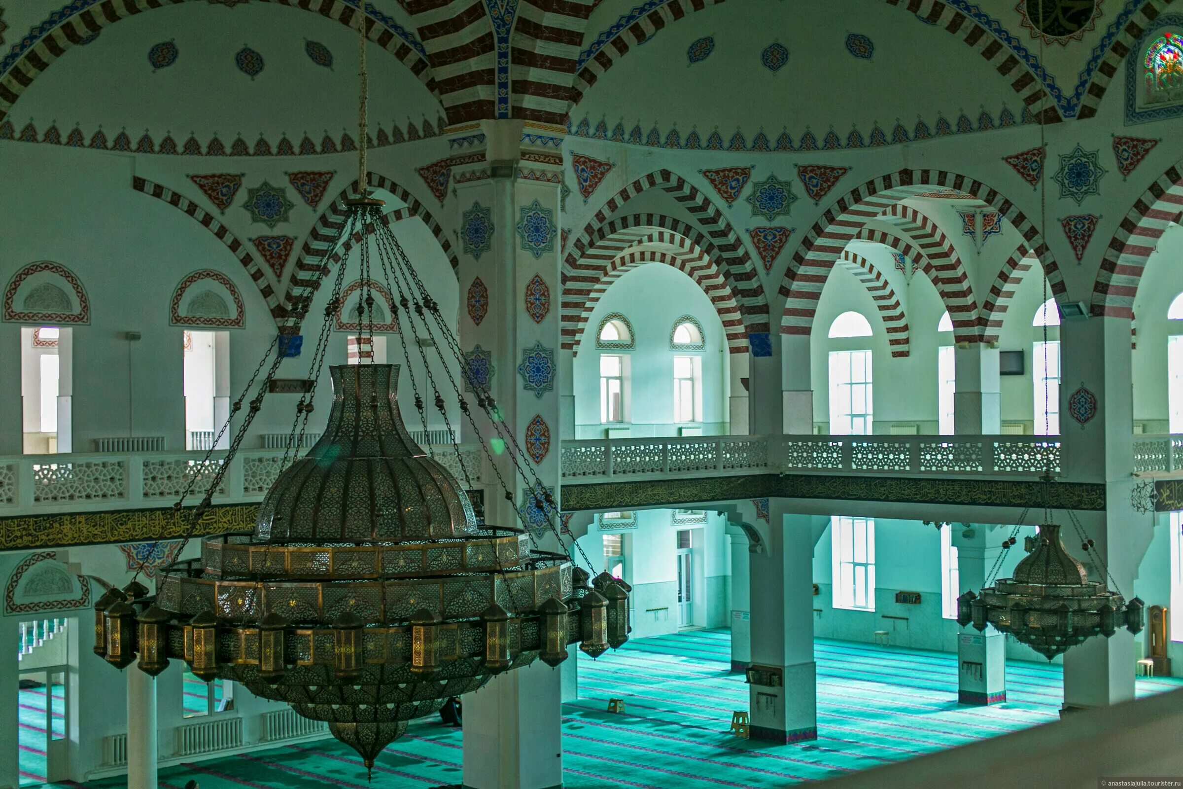 Джума дагестан. Центральная Джума-мечеть. Центральная Джума-мечеть (Дагестан, Махачкала). Соборная мечеть Махачкалы. Центральная Джума-мечеть внутри.